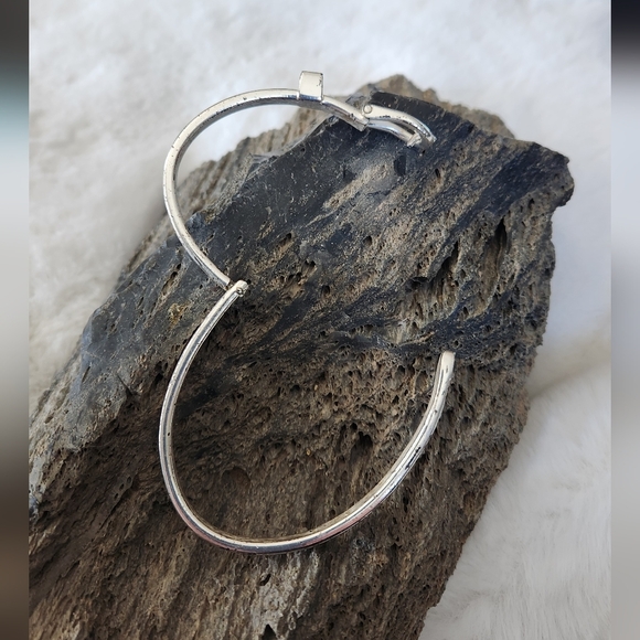 Vintage Buckle Bracelet - Picture 3 of 14